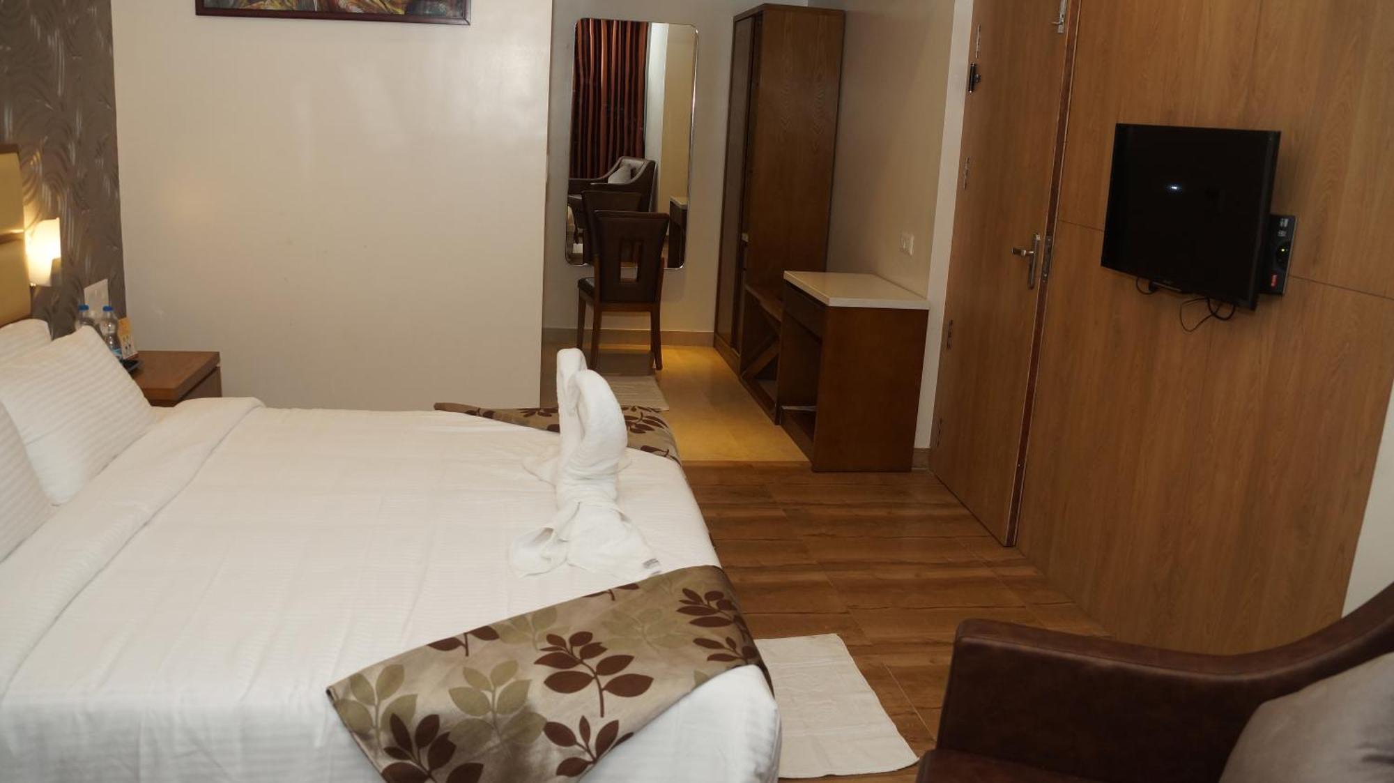 Kani Residency Hotel Tuticorin Exterior photo